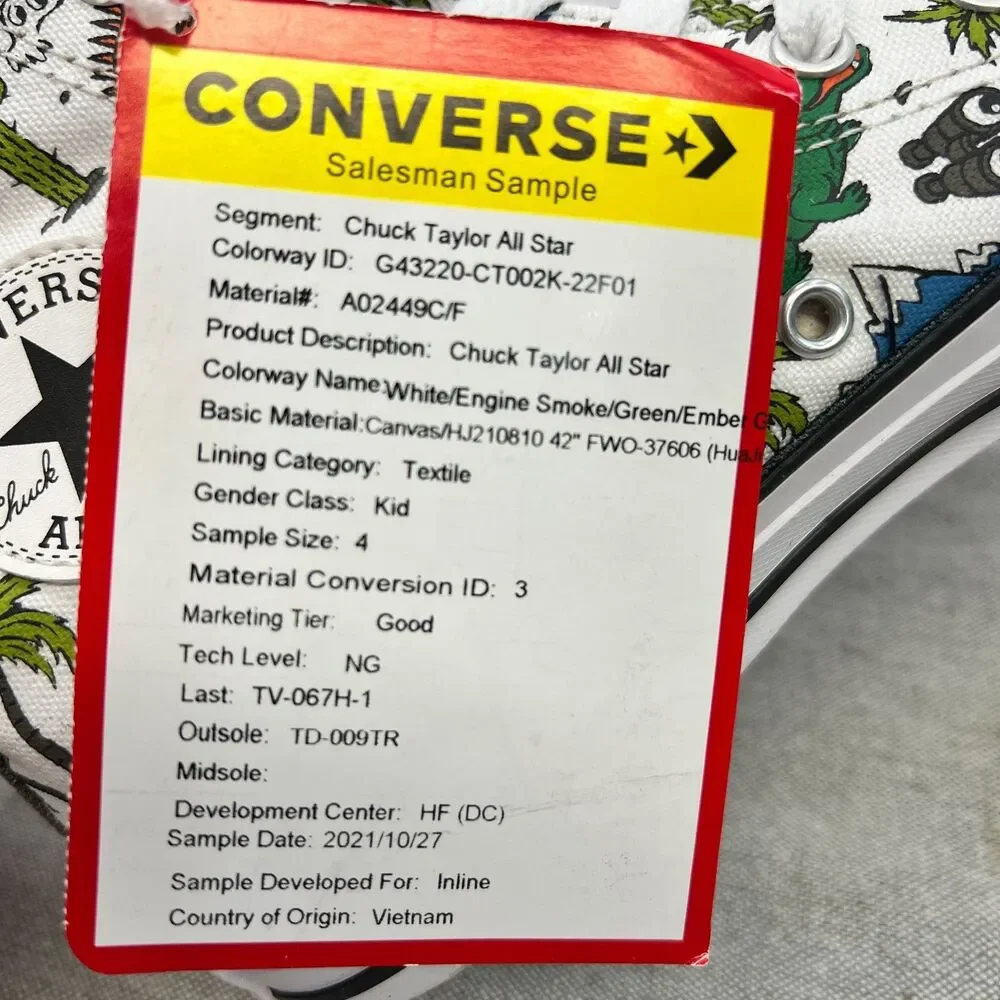 Converse All Star Chuck Taylor HighTop Shoes White Dinosaur Jeep Kids Size 4 NEW